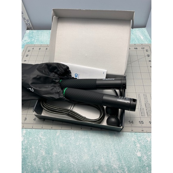 RENPHO Black Jump Rope with Digital Counter - Picture 3 of 4